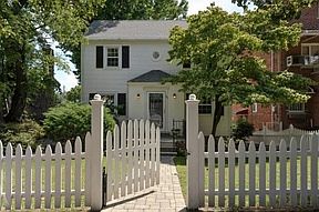 3rd image of 1316 Waring Ave