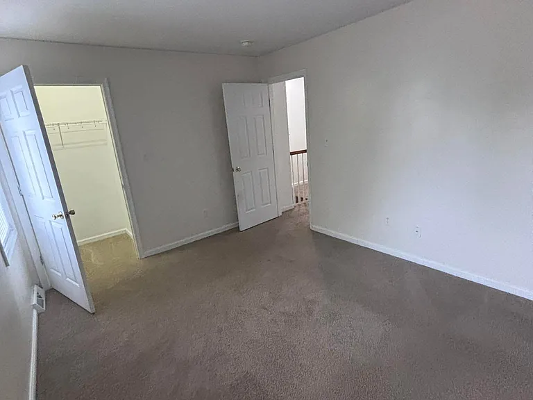 102 Jeremiah Ct — Photo 27