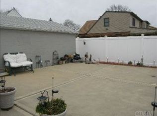 112 Roslyn Rd, Mineola, NY 11501