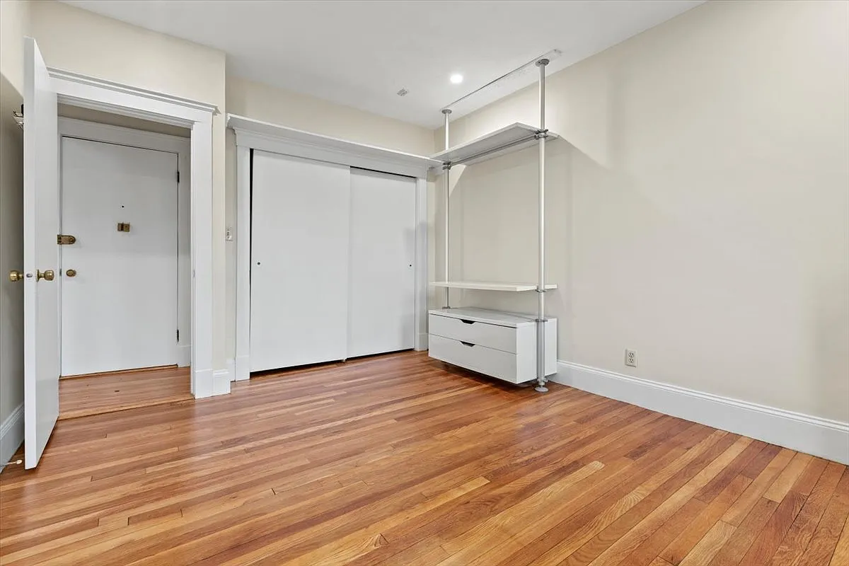 1 bed, 527 sqft, $2,300 — Photo 3