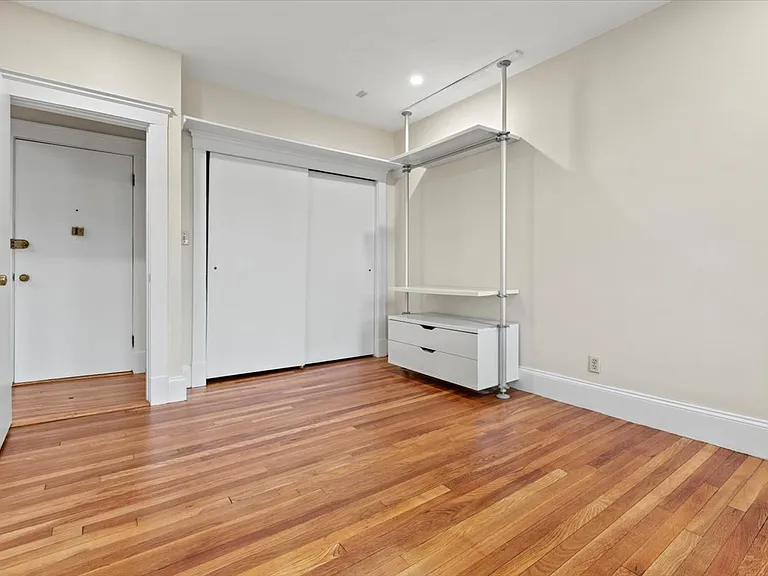 100 Lanark Rd — Photo 3
