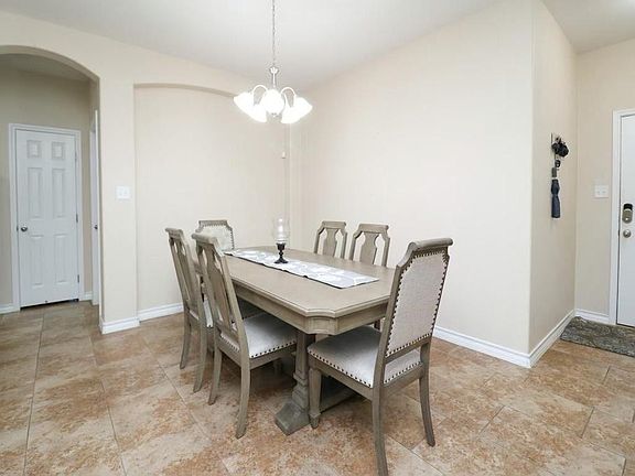 2nd image of 325 Silver Leaf Oak Dr