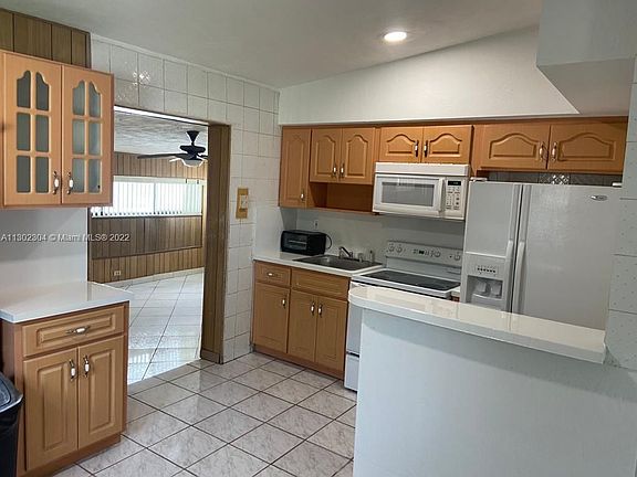3rd image of 3360 NW 215th St
