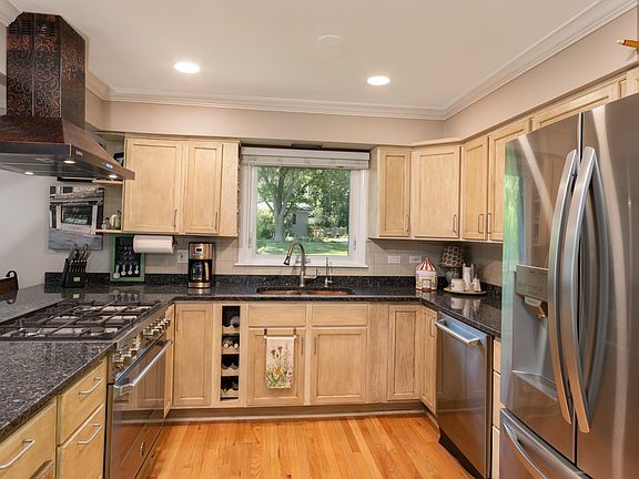 2nd image of 18148 W Lindenwood Dr