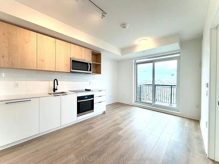 1185 Dupont St #1204 — Photo 4