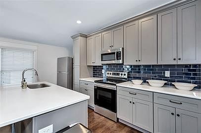 5th image of 57 Hillcrest Ave NW APT 1