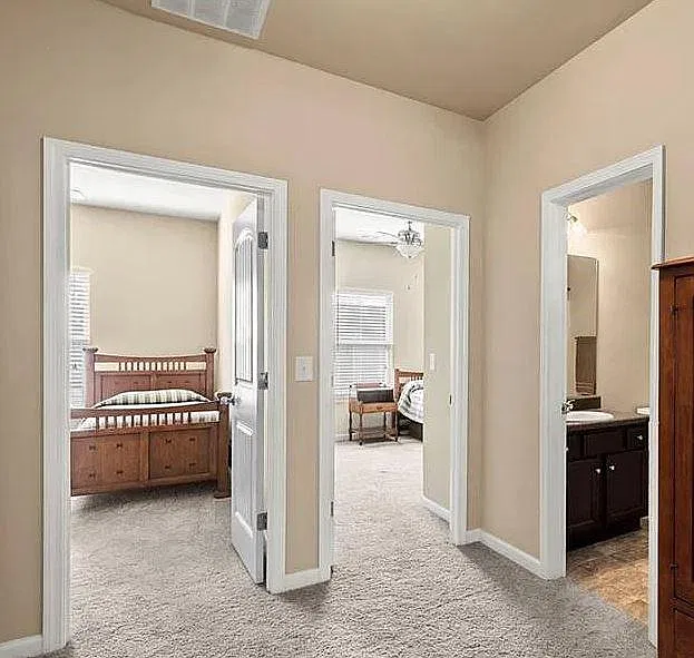 6 bed, 6.0 bath, 1636 sqft, $1,999 — Photo 4
