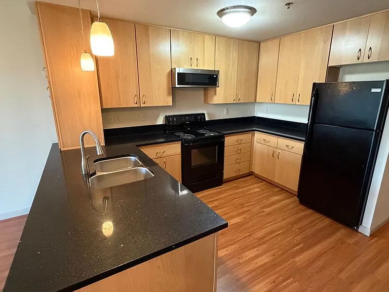 118 NW Jackson Ave #305 — Photo 9