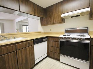 385 E Via Escuela UNIT 413, Palm Springs, CA 92262