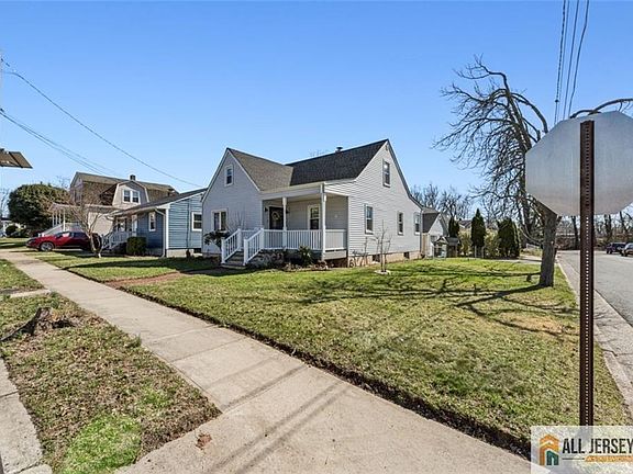 5th image of 33 Safran Ave