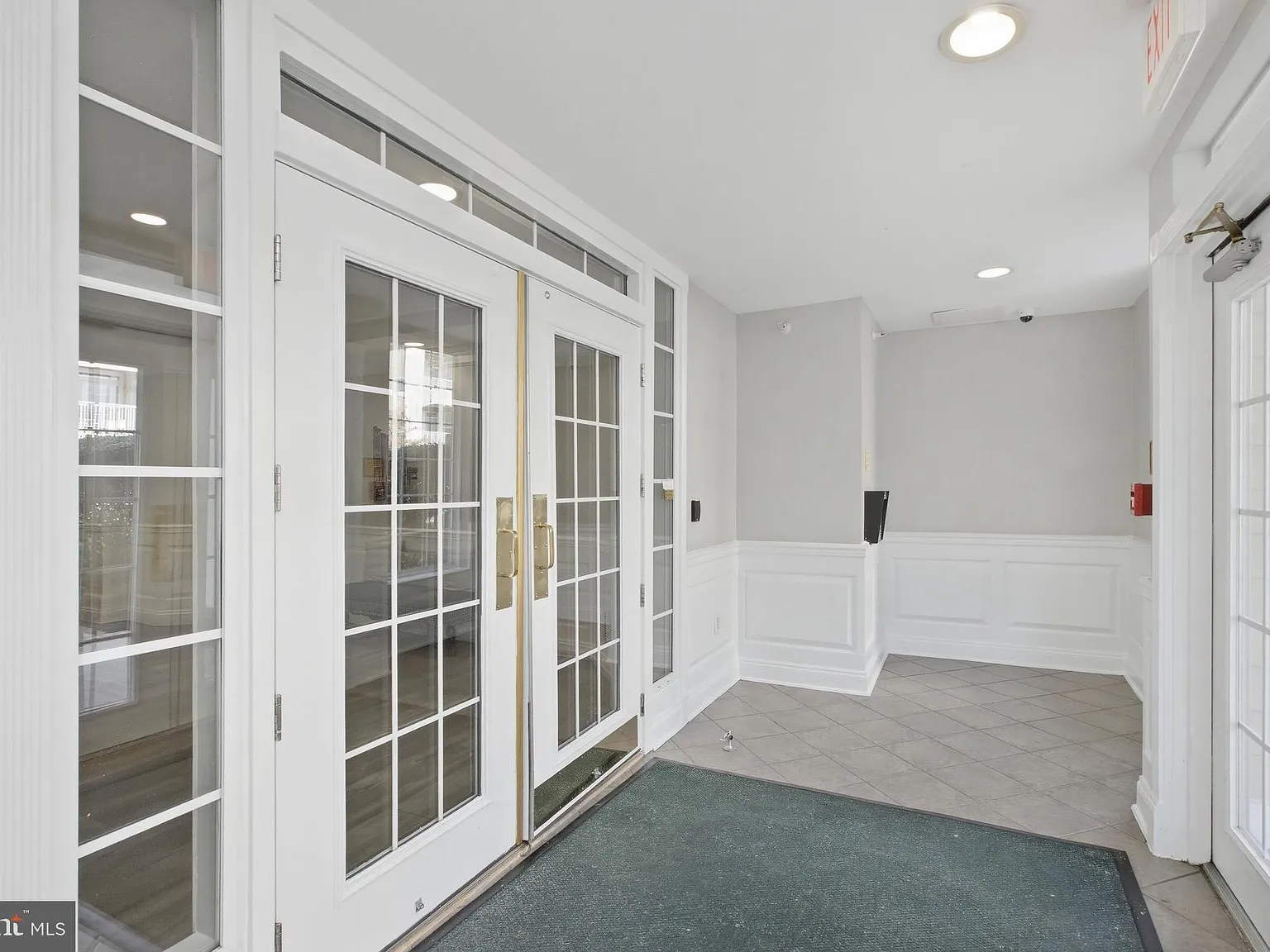 2 bed, 2.0 bath, 1185 sqft, $2,500 — Photo 3