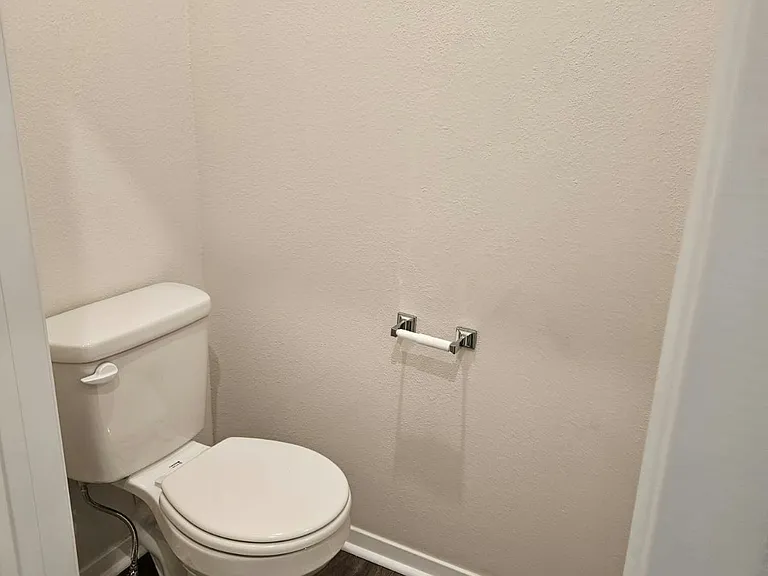 2417 E War Eagle St — Photo 10