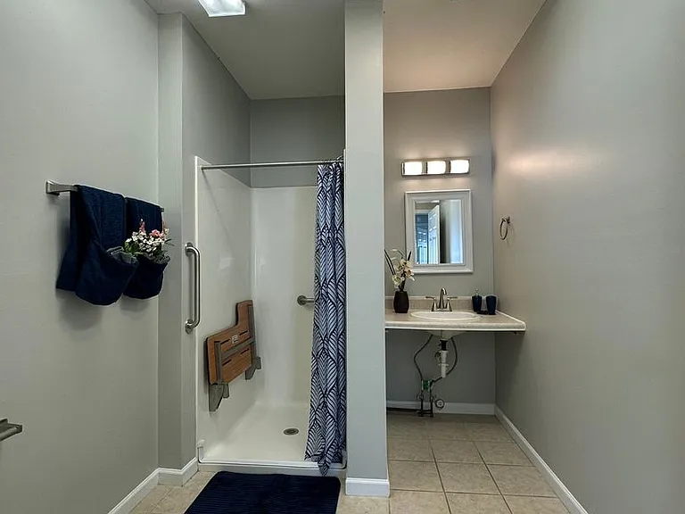 Rand Powell Apartment Homes — Photo 43