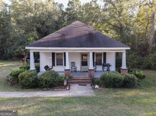 908 E McCarty St, Sandersville, GA 31082