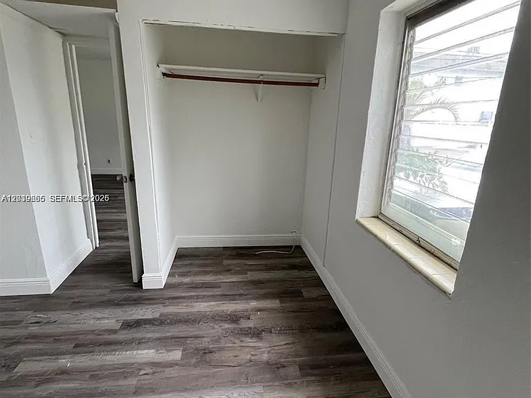 2035 Dewey St #3 — Photo 3