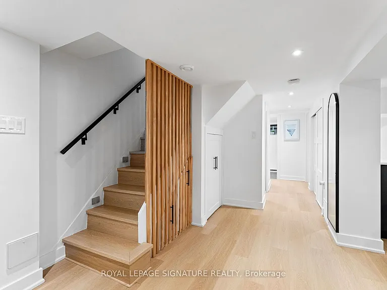 1342 Victoria Park Ave — Photo 16