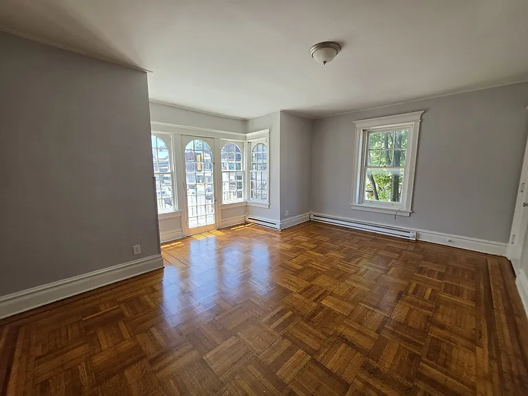 1451 W Turner St — Photo 16