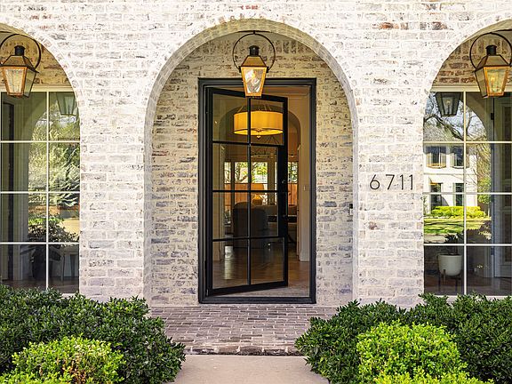 4th image of 6711 Robin Rd