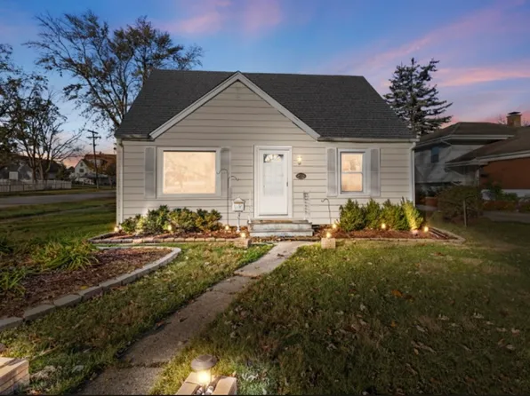 4454 Pershing Ave, Downers Grove, IL 60515