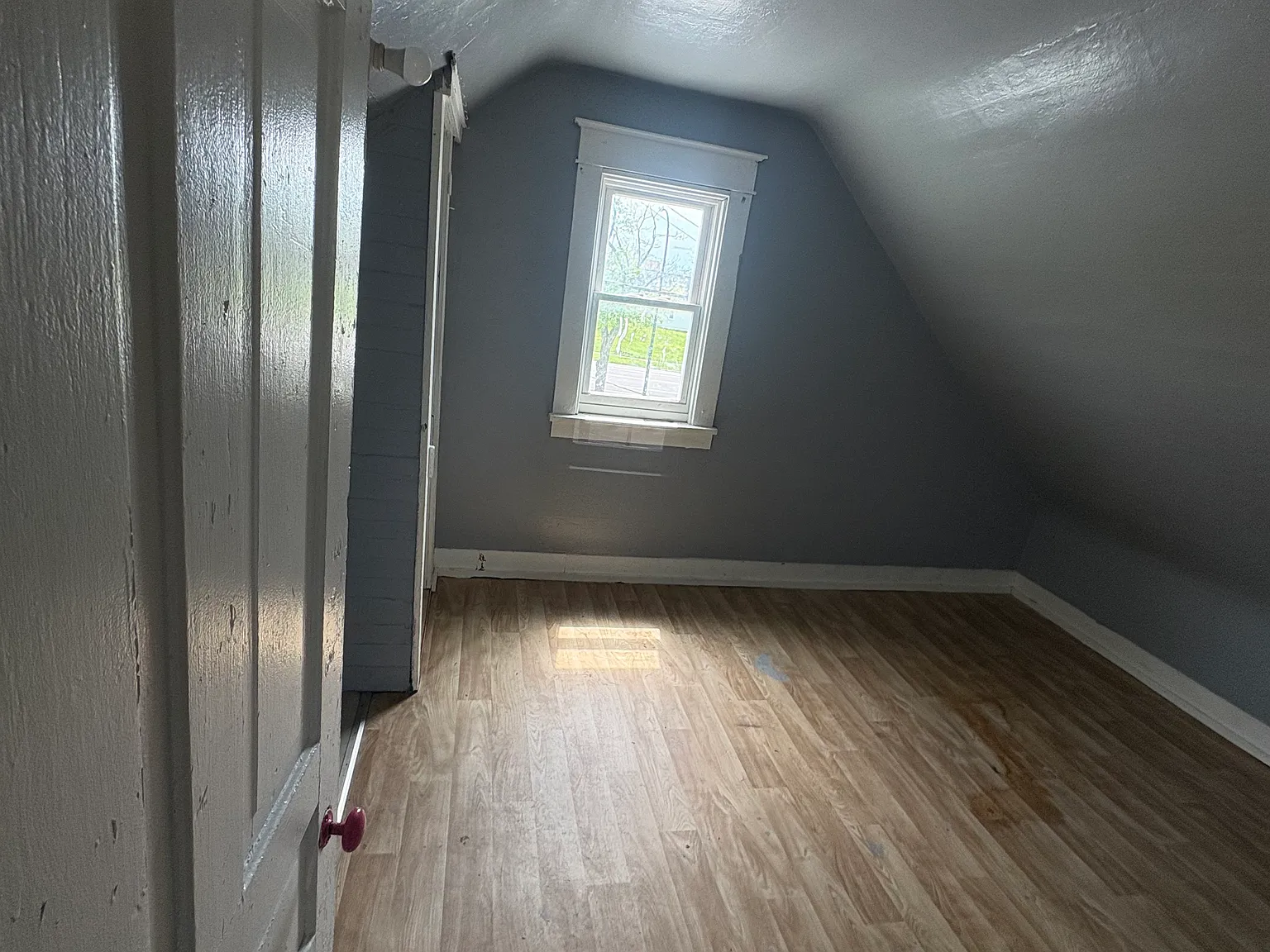 165 Gibson St — Photo 4