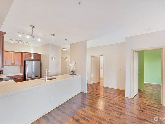 Secondary bedroom & bath off the kitchen>