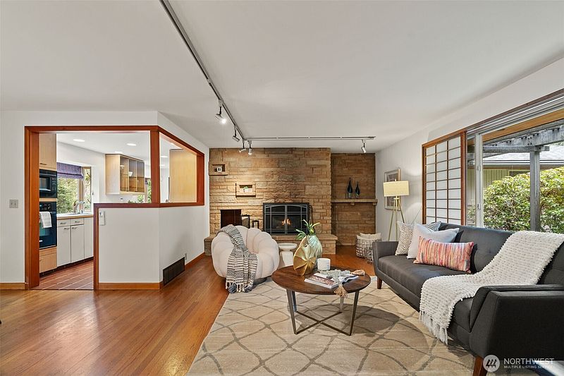 5th image of 23312 Robin Hood Drive