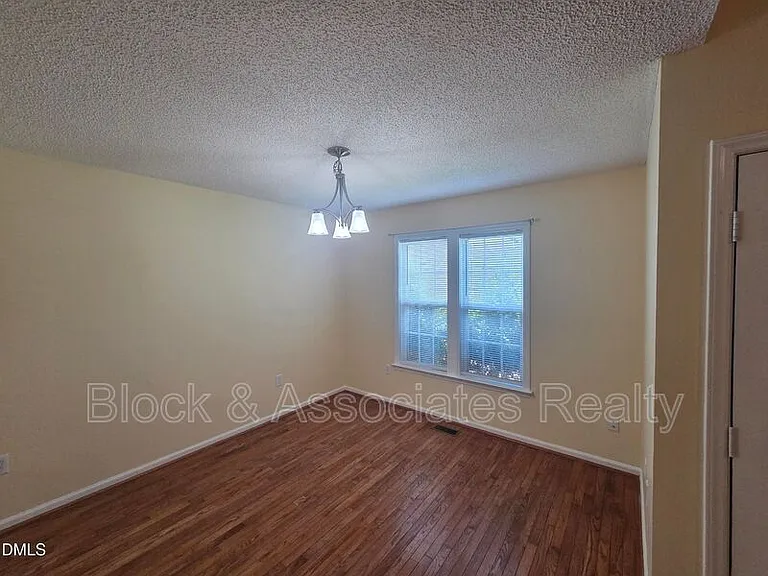 116 Cliffdale Rd — Photo 20
