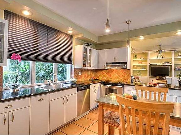 5th image of 515 Perugia Ave