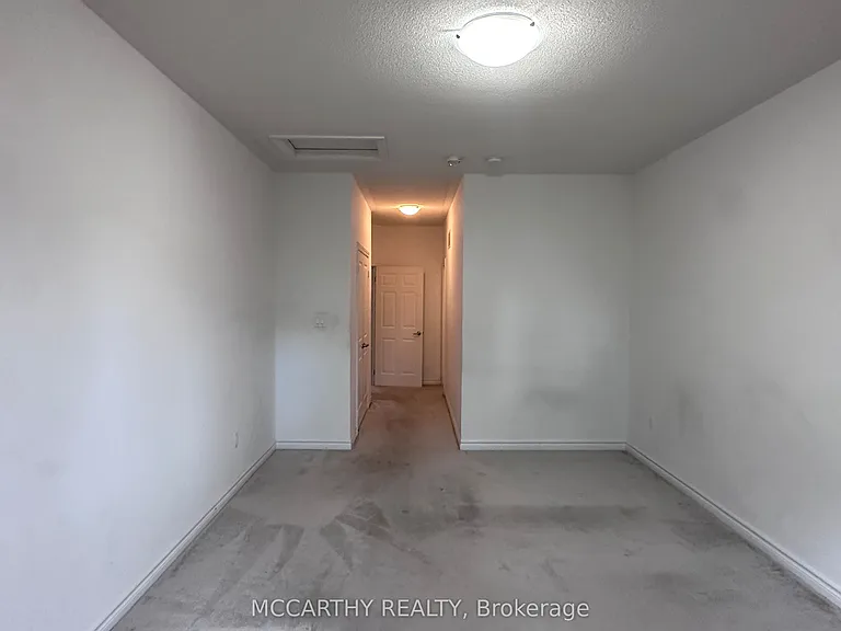 231 Ridley Cres — Photo 9