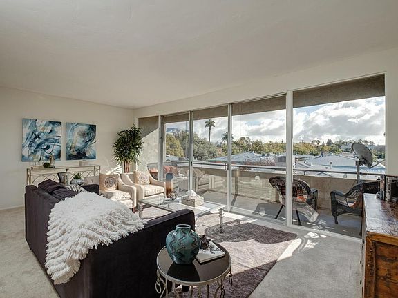 4th image of 960 San Pasqual St APT 303