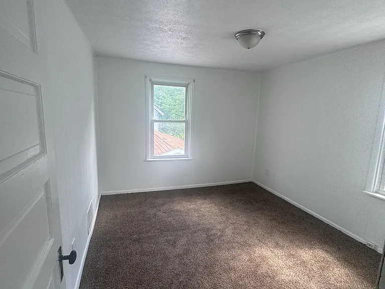 251 Russell Ave — Photo 12