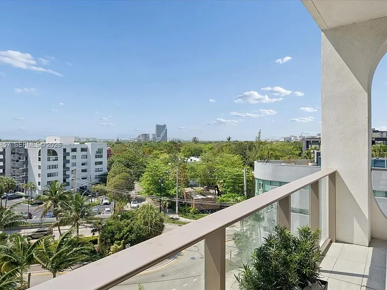 2678 Tigertail Ave #501 — Photo 35