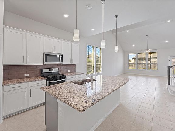 3rd image of 7203 Buckthorn Hollow Trl
