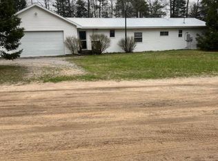 4962 Oak St, Lewiston, MI 49756