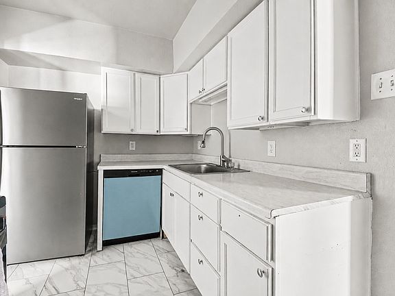 3rd image of 2475 Volga Ave