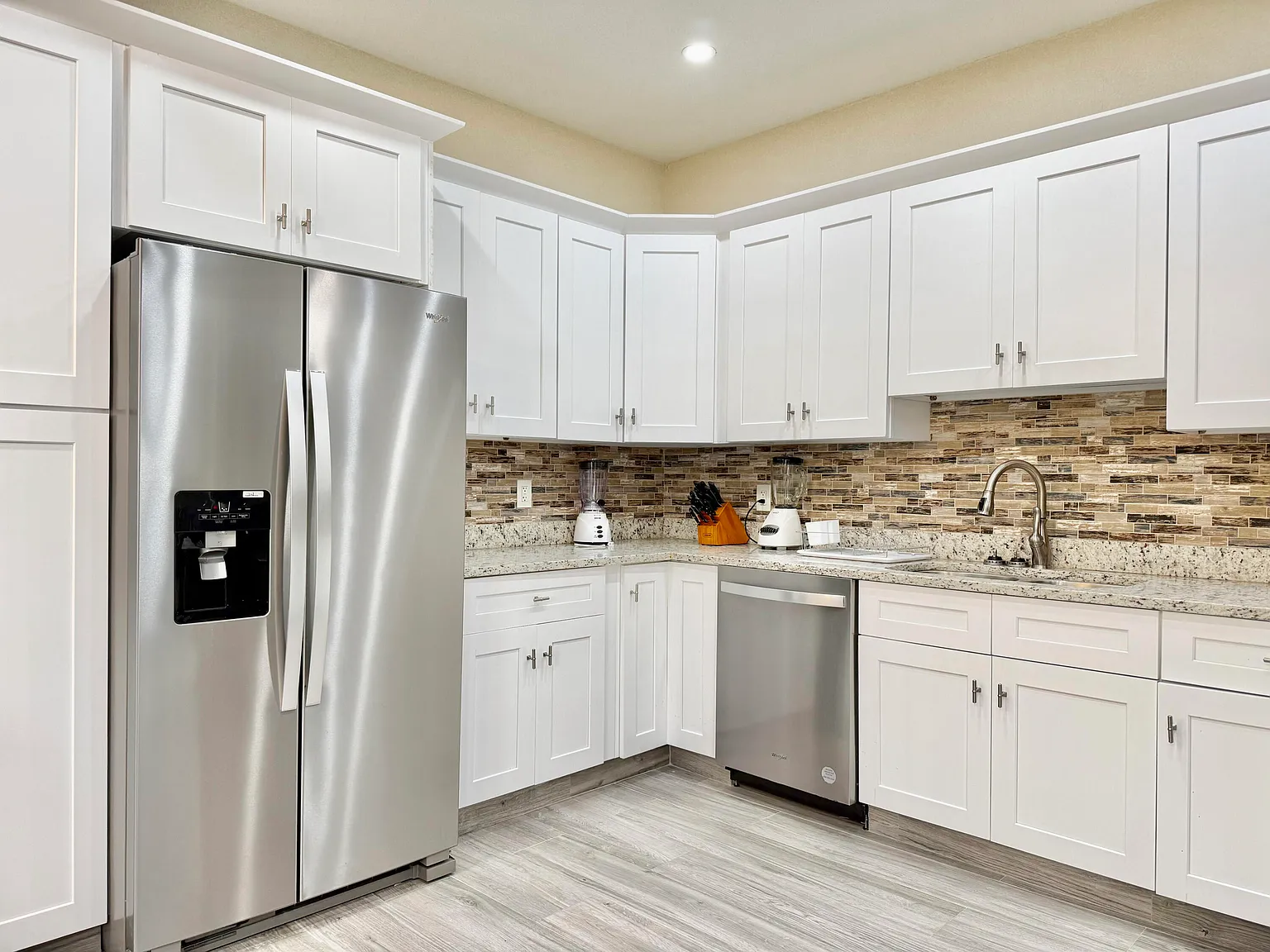 2 bed, $5,000 — Photo 4