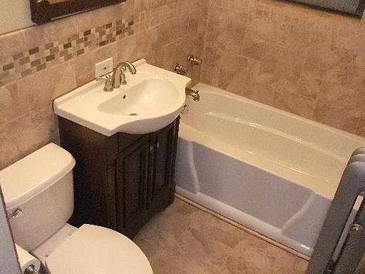 2nd image of 2130 N Oakley Ave APT 3