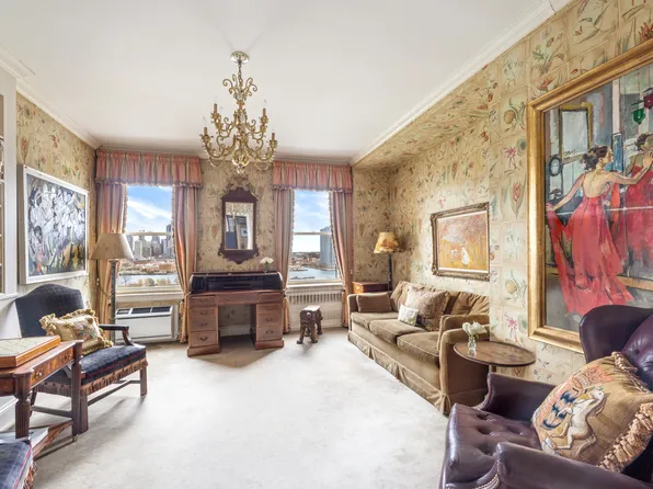 450 East 52nd Street image 7 of 9