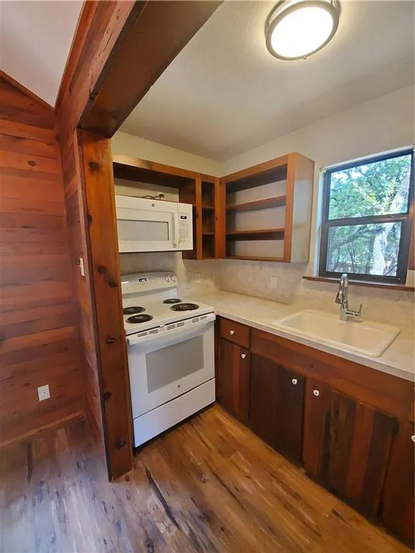 Cozy Cabin In Wimberley — Photo 4