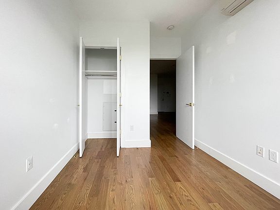 2nd image of 224 Hawthorne St #5R