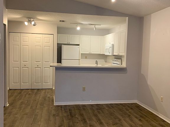 5th image of 23205 Harbour Vista Cir