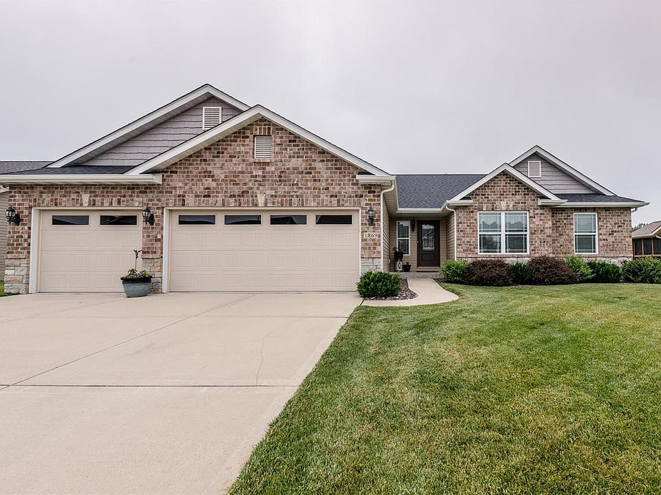 1st image of 1869 Crimson Oak Dr