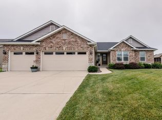 1869 Crimson Oak Dr, Maryville, IL 62062