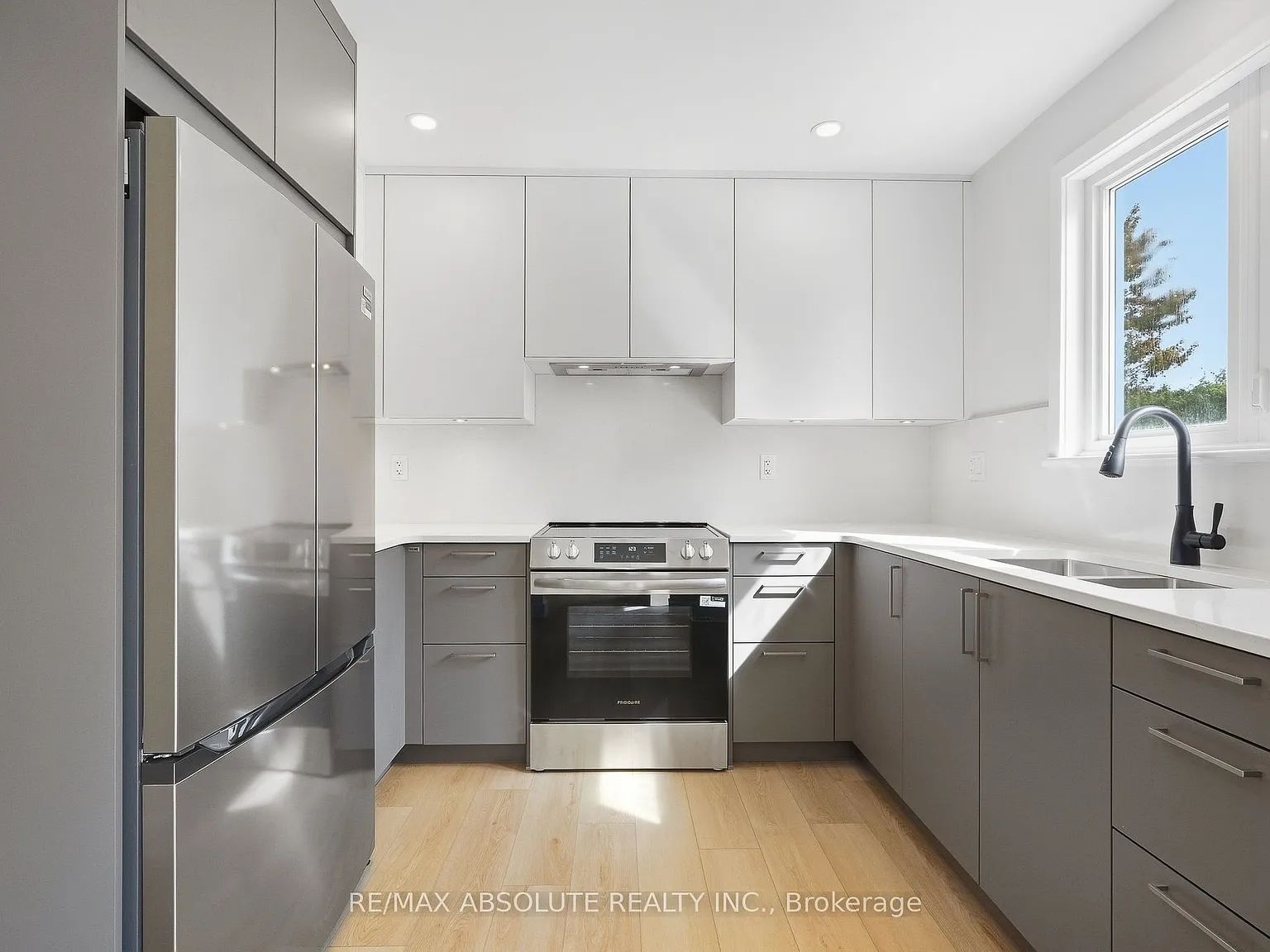 3 bed, $2,995 — Photo 3