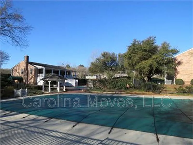3 bed, 2.0 bath, 1092 sqft, $1,520 — Photo 3