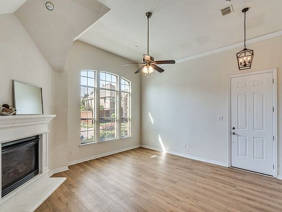 4th image of 2113 Broadstone Dr