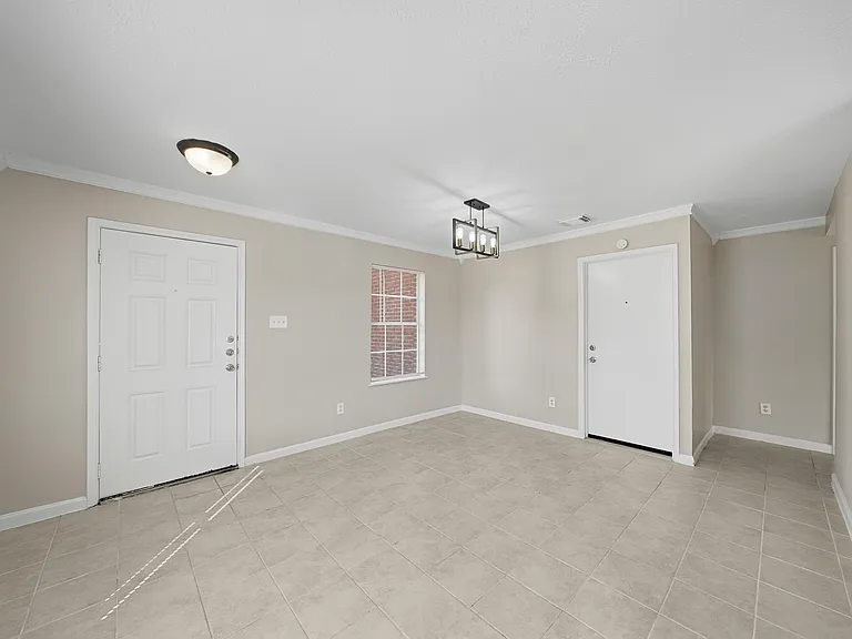 21619 Knightsbrook Ln — Photo 4