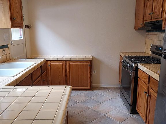 3rd image of 4061 Alabama St