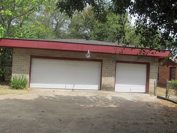 3rd image of 1511 Five Mile Dr