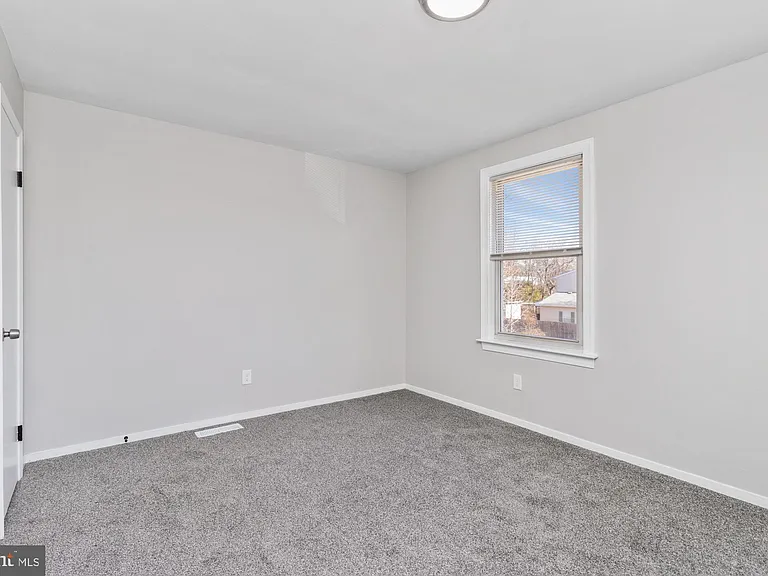 42 Holcumb Ct — Photo 16